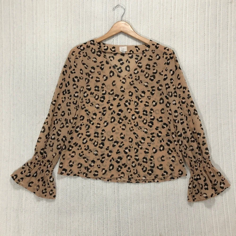 A New Day Leopard‎ Print V Neck Long Sleeve Flare Cuff Blouse XS - Picture 3 of 8